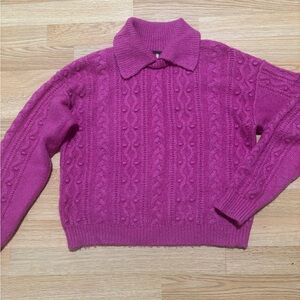 “Free People” super soft sweater size Small